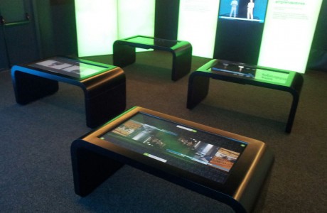 Multitouch Table XTable de DigaliX en la Exposición Héroes ocultos. Inventos geniales. Objetos cotidianos. Bilbao