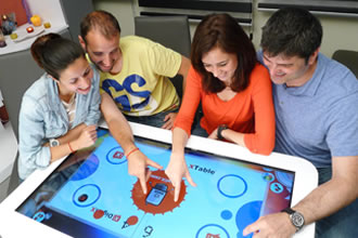 mesa interactiva multitouch XTable para el trabajo colaborativo