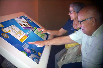 Mesa interactiva multitouch para el envejecimiento activo.