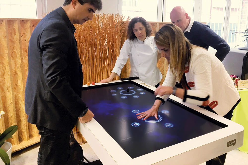 Mesa interactiva XTable en el centro de formación profesional Tknika