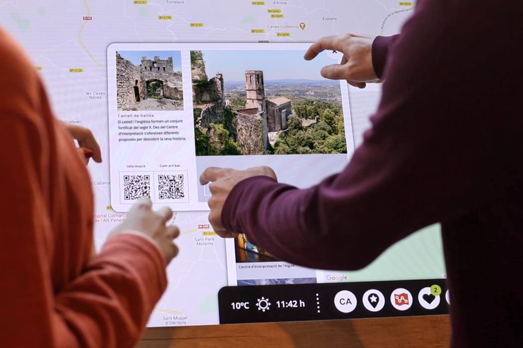Servicios digitales de turismo con XTable y webapp interactiva