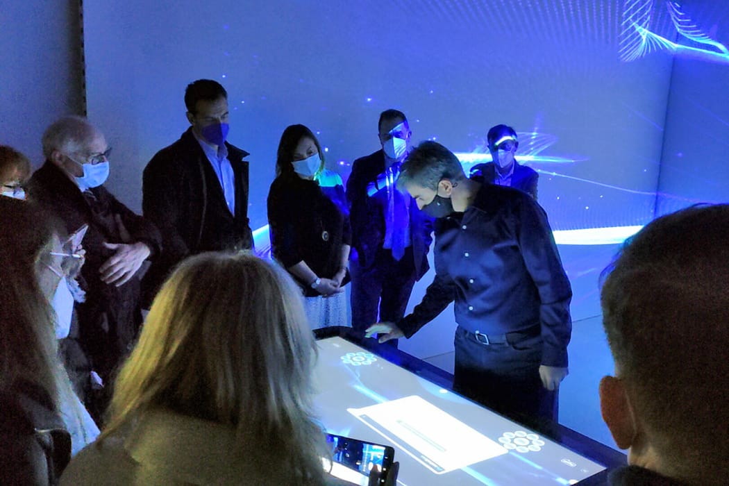Immersive Interactive Classroom to promote collaborative learning based on challenges