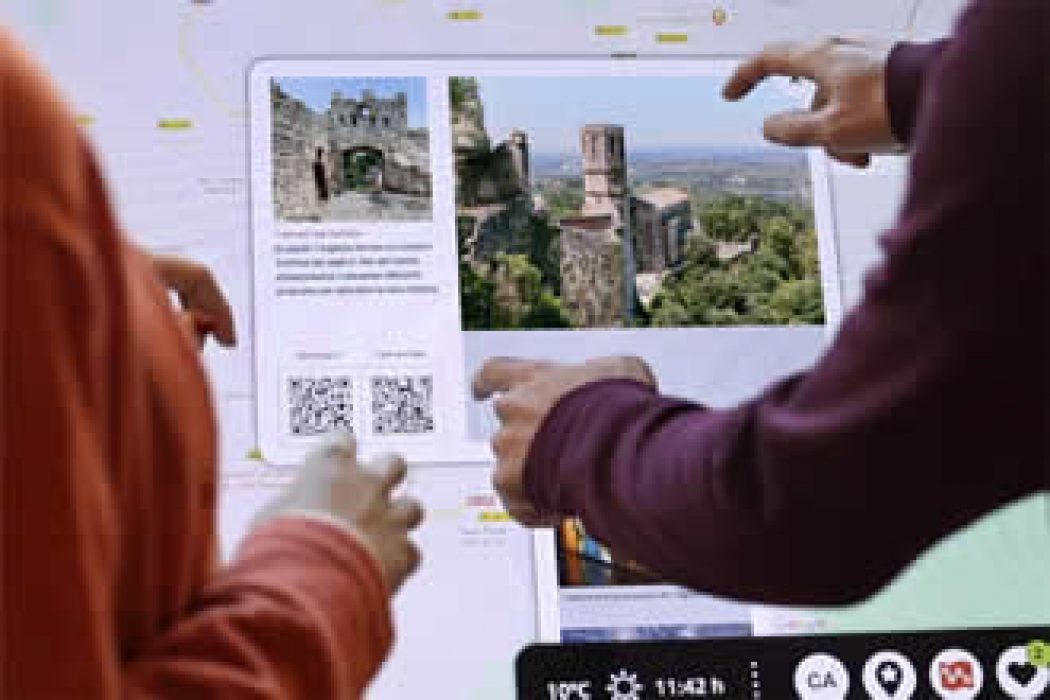 Digital tourism services with XTable and interactive webapp