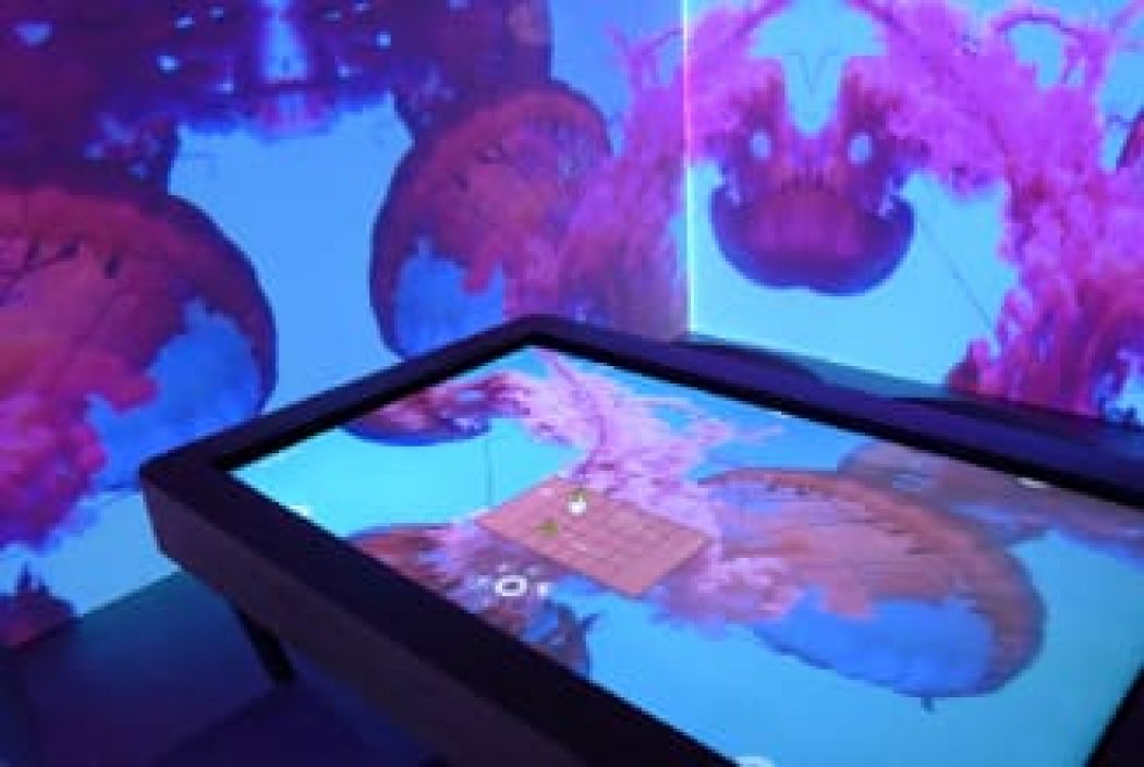 Immersive restaurant for the City of the Future in Smart City