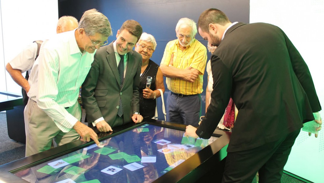The interactive table XTable from “La Caixa” Foundation travel to Madrid with the exhibition “Hidden Heroes”.