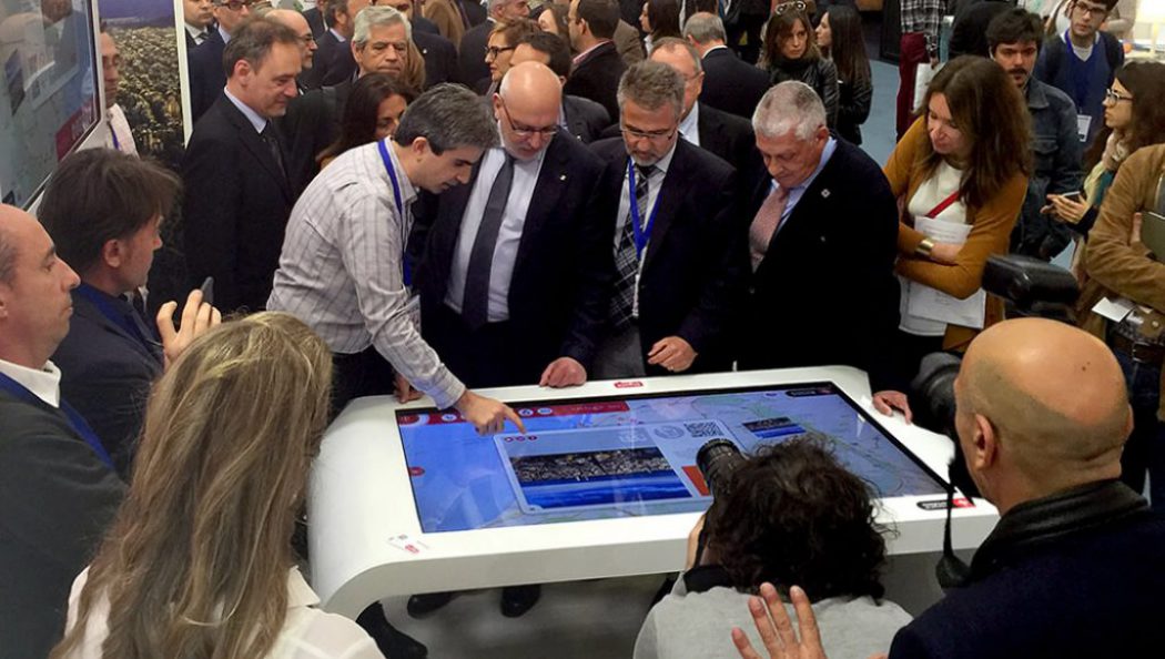 The new App ” Interactive Tourism” for XTable , presented at the stand of the City of Barcelona,  in the B –Travel